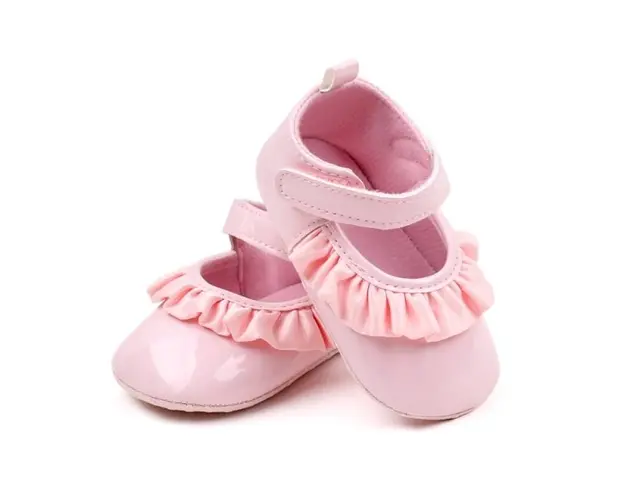 Pantofiori cu volanas din piele ecologica lacuita