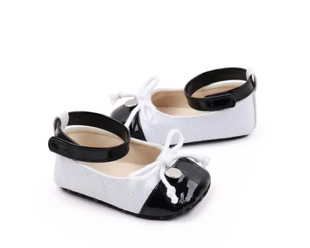 Pantofiori eleganti alb cu negru pentru bebelusi