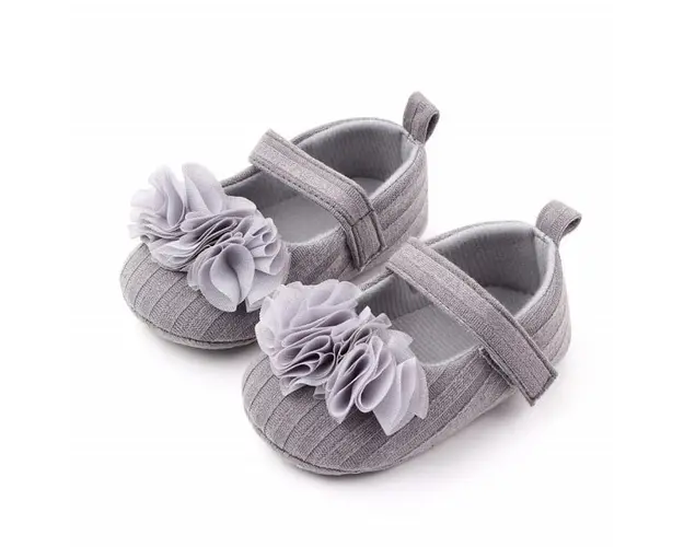 Pantofiori gri cu floricele din tulle aplicate