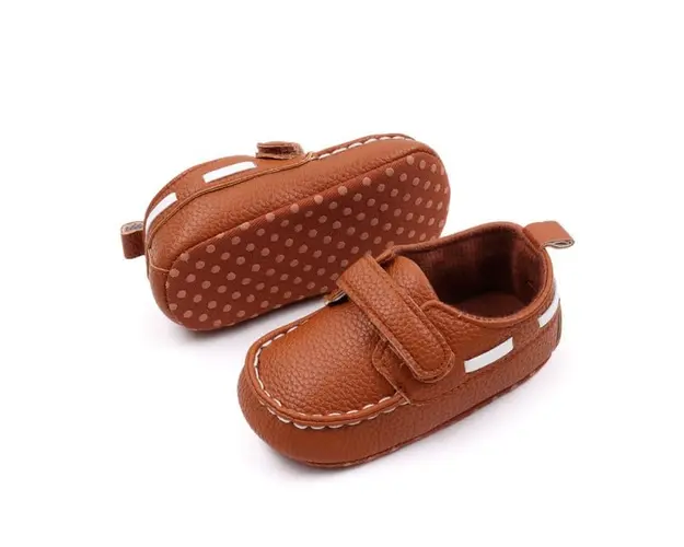 Pantofiori maro pentru baietei - Ken