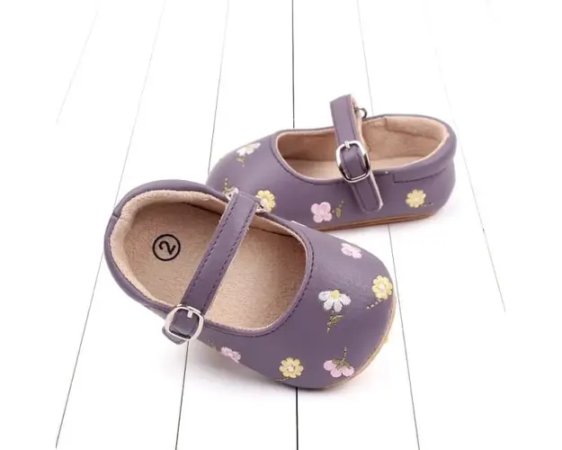 Pantofiori mov cu floricele colorate brodate