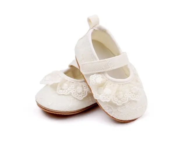 Pantofiori pentru bebelusi, ivoire cu danteluta