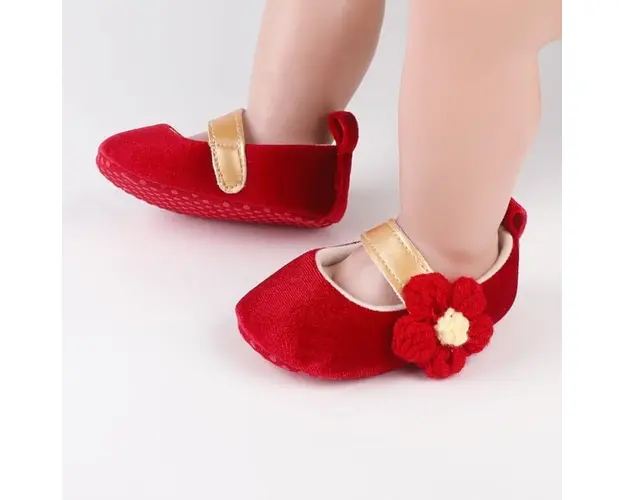 Pantofiori rosii din catifea cu floricica aplicata