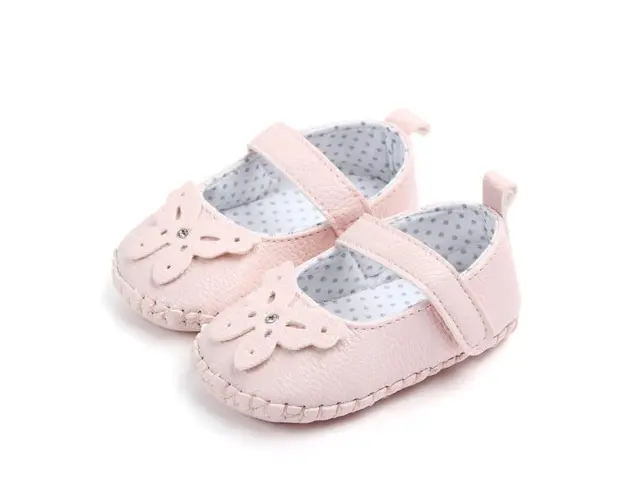 Pantofiori roz cu fluturas