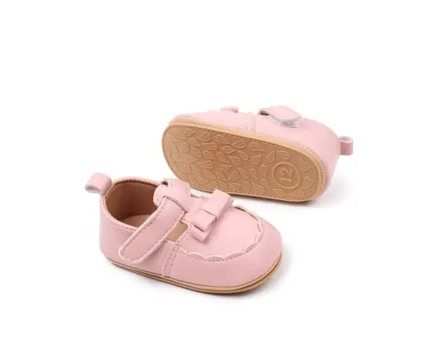 Pantofiori roz cu funda si model