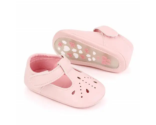 Pantofiori roz cu puncte decupate