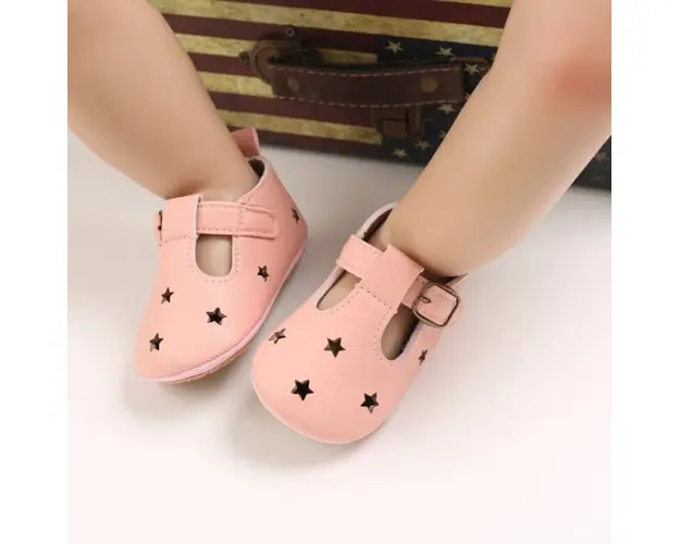 Pantofiori roz cu stelute decupate