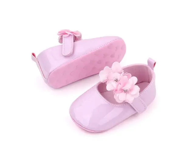 Pantofiori roz lacuiti cu floricele din satin