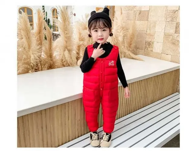 Salopeta rosie din fas pentru fetite