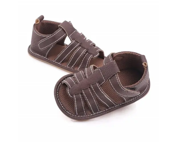 Sandalute maro cu barete si inchise la spate