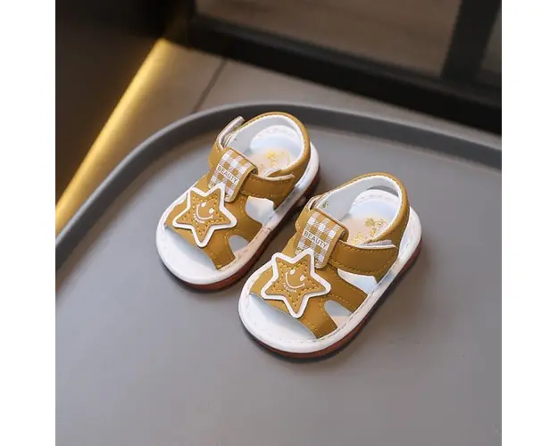 Sandalute maro cu piuitoare - Star