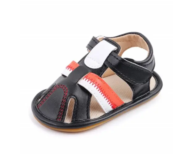 Sandalute negre pentru baietei
