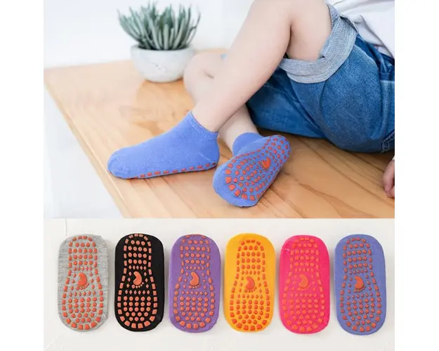 Sosete scurte cu talpa antiderapanta - diverse culori