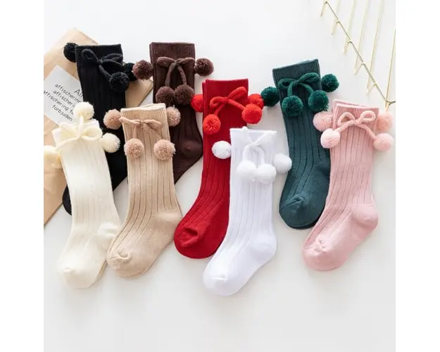 Sosete trei sferturi cu ciucurei