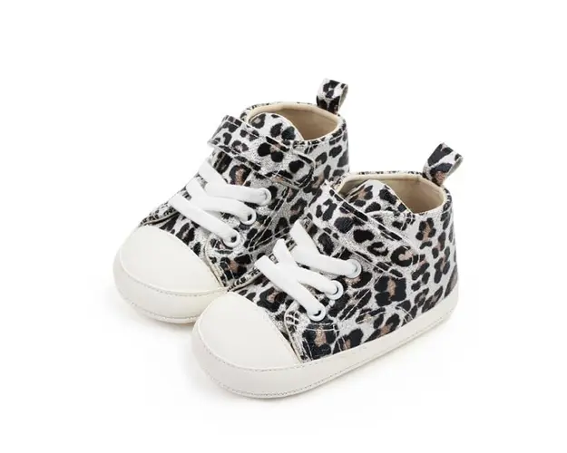 Tenisi albi pentru fetite - Leopard