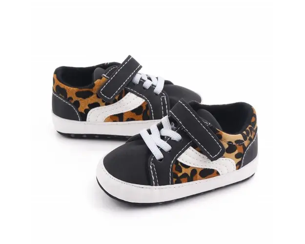 Tenisi negri cu insertie leopard