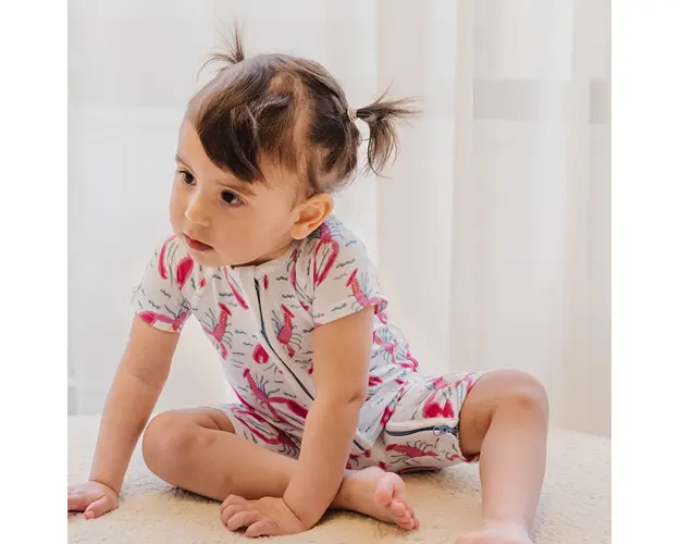 Pijamale scurte din bambus cu fermoar reversibil, ZIPSTER Shortie - Lobster, Alb cu model Homar Roz, pentru fetite