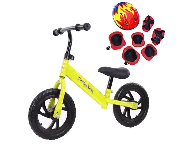 Bicicleta pentru incepatori cu echipament protectie, Fara pedale, Galbena
