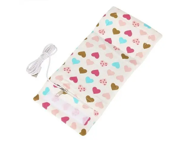 Husa de tip incalzitor termic pentru incalzirea biberonului si mentinerea temperaturii lui, portabil, pentru sticla de lapte bebe, cu cablu USB, model cu inimioare