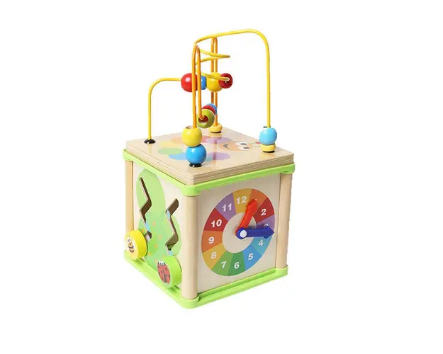 Centru de activitati 5 in 1 - In gradina