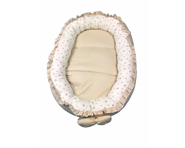 Cuib baby nest bebelusi cu volanase bej - stelute bej pe alb LUX