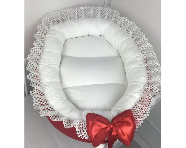 Cuib baby nest Rosu cu dantela alba LUX
