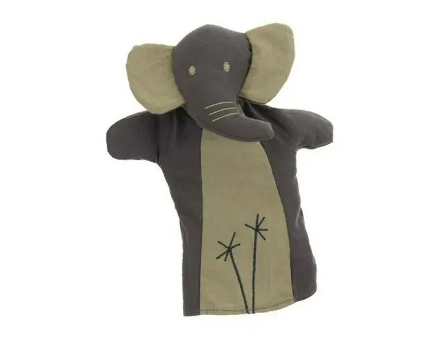 Egmont toys - Elefant papusa de mana.