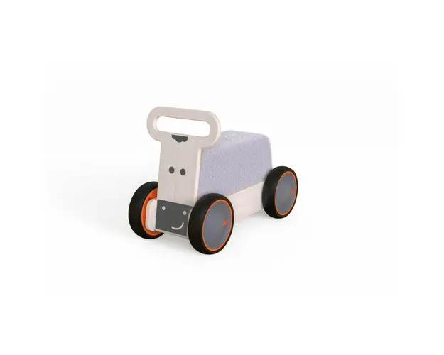 Masinuta ride-on, premergator si carucior de jucarii MamaToyz DriveMe Soft, Vacuta - Jucarie din lemn 3 in 1