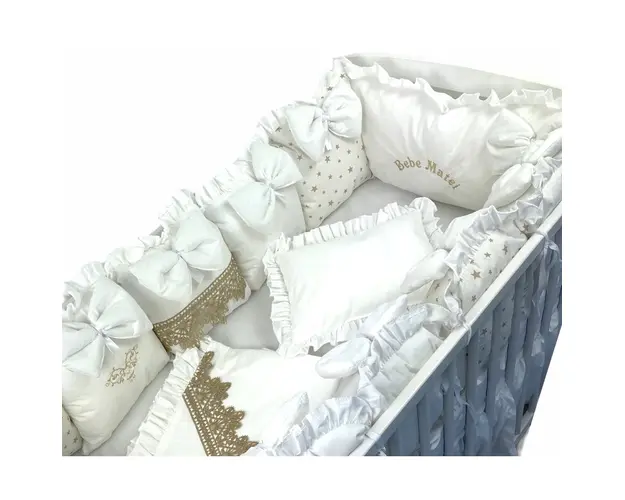 Lenjeria cu aparatori pat 140x70 cm din 13 pernute Alb auriu LUX by Deseda