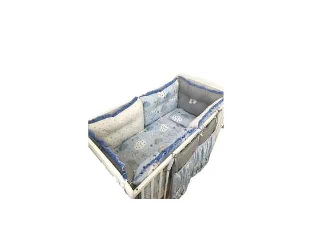 Lenjerie 10 piese cu 6 aparatori pufoase si buzunar pat 140x70 cm Deseda Gri-norisori-stelute albastre