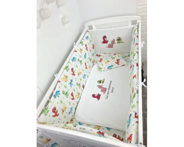 Lenjerie de patut bebelusi Personalizata Imprimata pat 140x70 cm Dinozaurul nastrusnic