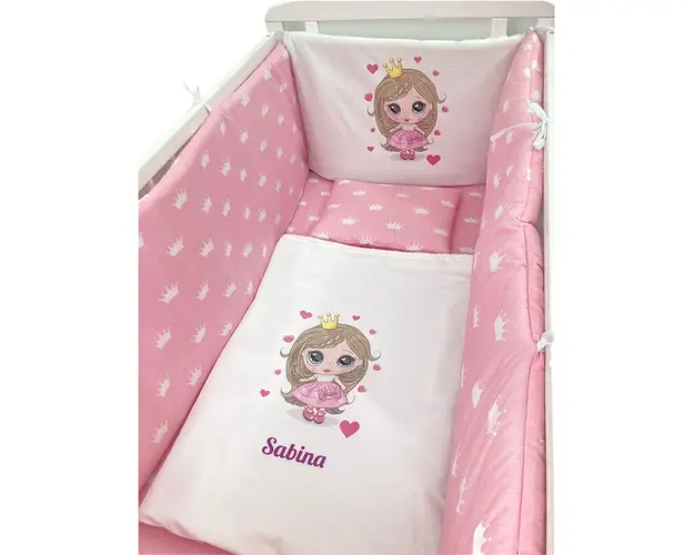 Lenjerie de patut bebelusi Personalizata Imprimata pat 140x70 cm Printesa cu coronite albe pe roz