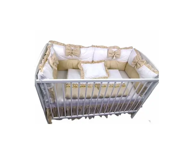 Lenjerie de patut cu 6 aparatori pufoase Alb-bej 120x60 cm fundite plapumioara perna si cearsaf cu volan