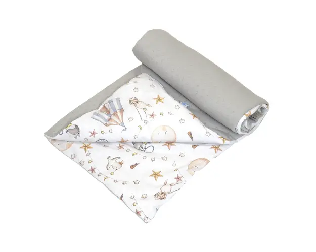 Paturica pentru copii by Amy cu doua fete din bumbac, 100x75cm, Circ Blue