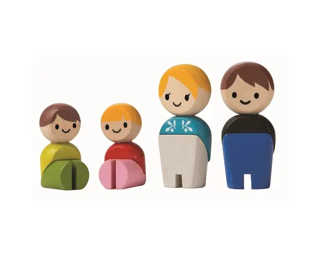 Familia de papusi - set de figurine din lemn