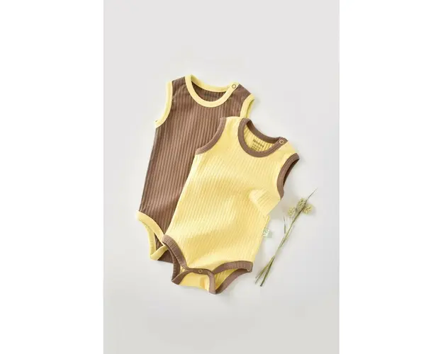 Set 2 body-uri fara maneci Ribana Bebe Unisex din bumbac organic si 5%elastan - Vanilie/Maro BabyCosy (Marime: 3-6 Luni)