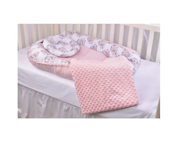 Set 3 piese babynest, paturica si pernuta model unicorni si roz pal