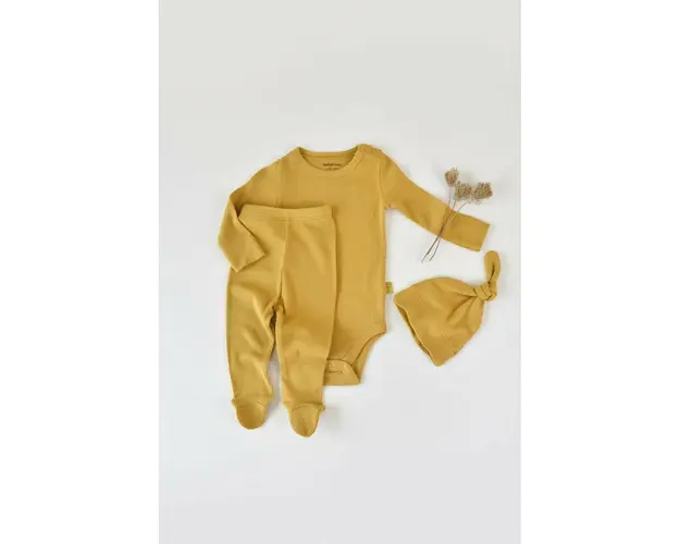 Set 3 piese: body cu maneca lunga, pantaloni lungi cu botosei si caciulita din bumbac organic si modal - Sofran, BabyCosy (Marime: 3-6 Luni)
