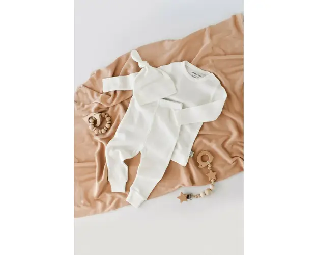 Set 3 piese: body cu maneca lunga, pantaloni lungi si caciulita din bumbac organic si modal - Ecru BabyCosy (Marime: 12-18 Luni)