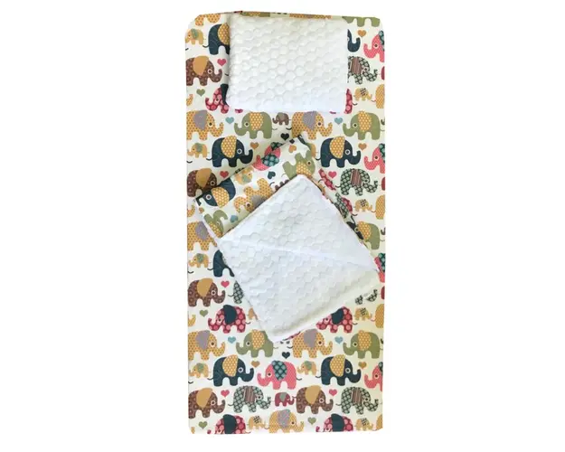 Set 3 piese de iarna paturica cu cearsaf si pernuta pentru pat 120x60 cm Deseda Elefanti maro