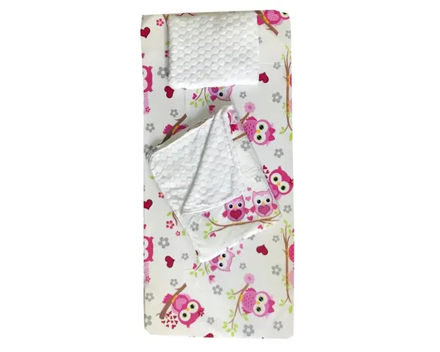 Set 3 piese de iarna paturica cu cearsaf si pernuta pentru pat 140x70 cm Deseda Bufnite roz