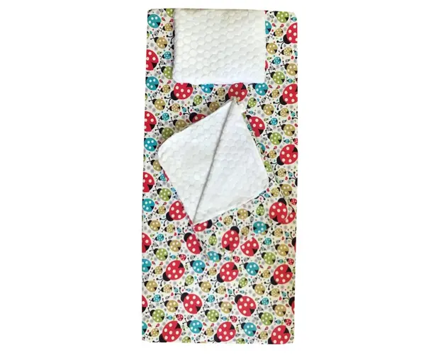 Set 3 piese de iarna paturica cu cearsaf si pernuta pentru pat 140x70cm Deseda Buburuze colorate