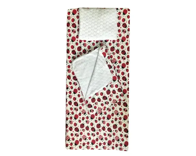 Set 3 piese de iarna paturica cu cearsaf si pernuta pentru pat 160x80 cm Deseda Buburuze rosunegru
