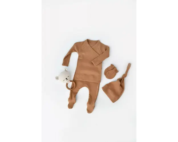 Set 4 piese: bluza, pantaloni, caciulita si manusi din bumbac organic si modal - Maro, BabyCosy (Marime: 3-6 Luni)