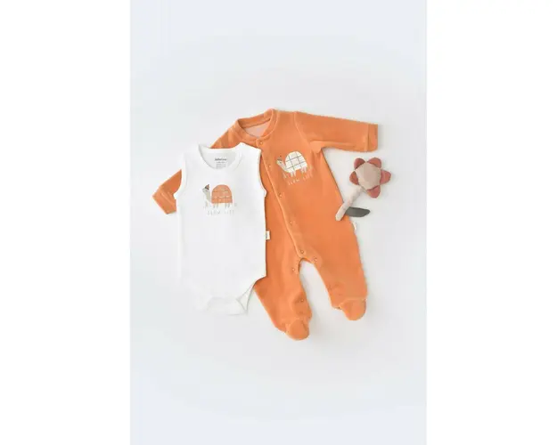 Set Broscuta cu salopeta si body din 80%bumbac organic si 20% poliester - Portocaliu, BabyCosy (Marime: 6-9 luni)