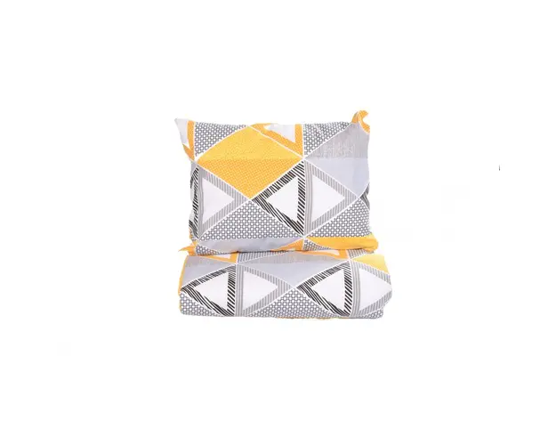 Set complet lenjerie 5 piese pentru patut incastrabil gradinita model forme geometrice si bumbac galben