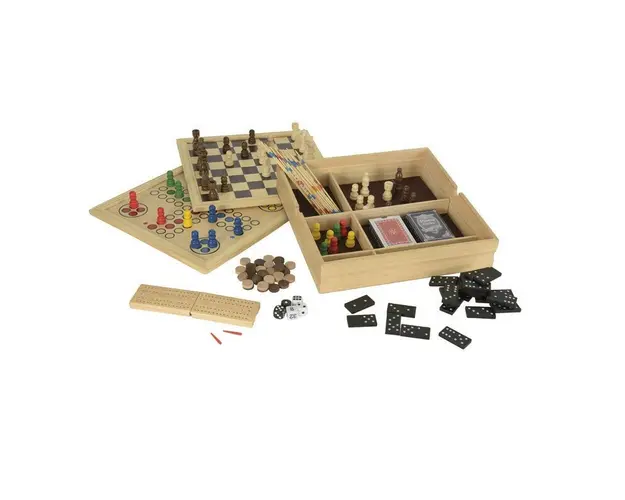 Set cu 11 jocuri de societate, Egmont Toys