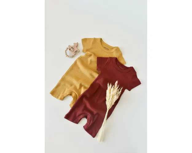 Set de 2 salopetele cu maneca scurta din bumbac organic si modal - Caramiziu/ Sofran BabyCosy (Marime: 9-12 luni)