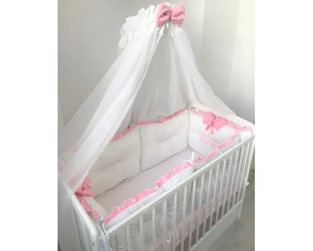 Set de 6 bucati aparatori protectii laterale patut 120x60 cm Deseda Albe cu volanas colorat si 2 fundite roz