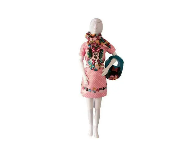 Set de croitorie hainute pentru papusi Couture Disney Twiggy Minnie, Dress Your Doll
